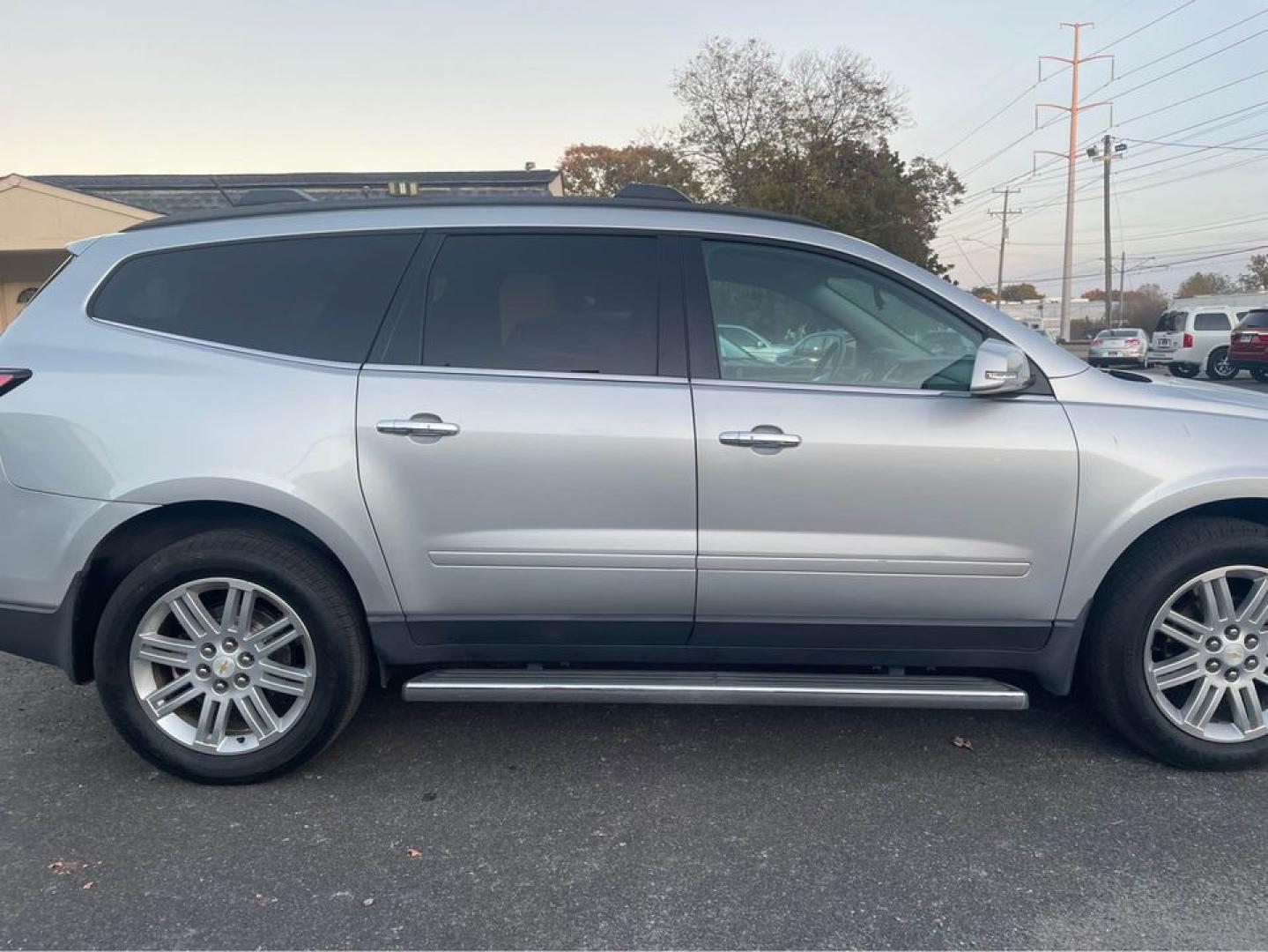 2013 Chevrolet Traverse (1GNKRGKDXDJ) with an V6 engine, Automatic transmission, located at 5700 Curlew Drive, Norfolk, VA, 23502, (757) 455-6330, 36.841885, -76.209412 - Photo#5